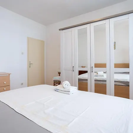 Mediterranean Garden Apartements Krilo
