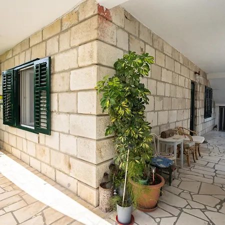 Mediterranean Garden Apartements