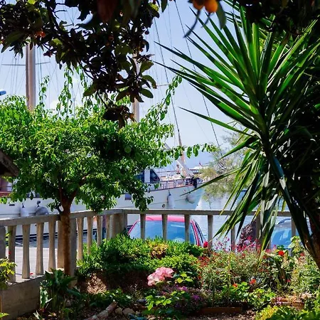 Mediterranean Garden Apartements Krilo